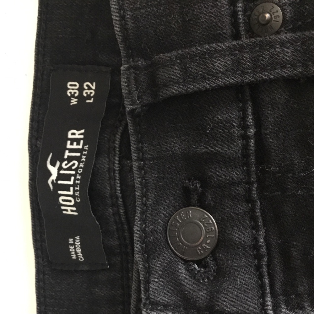 Mens ripped black jeans W 30, L 32